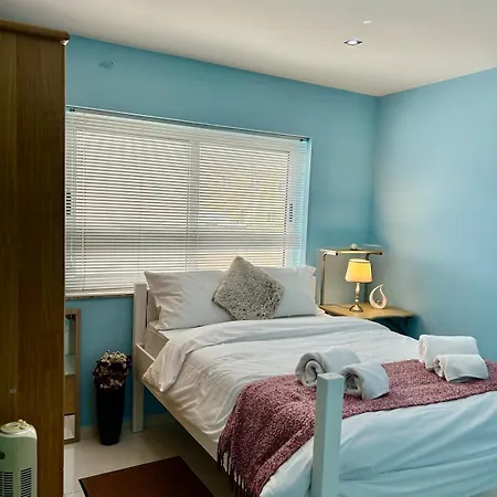Luxury Seafront 3br Daire Ta Xbiex