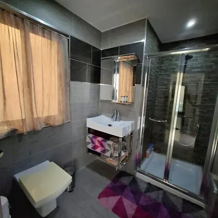 Apartment Luxury Seafront 3br