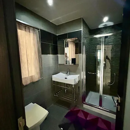 Luxury Seafront 3br شقة *