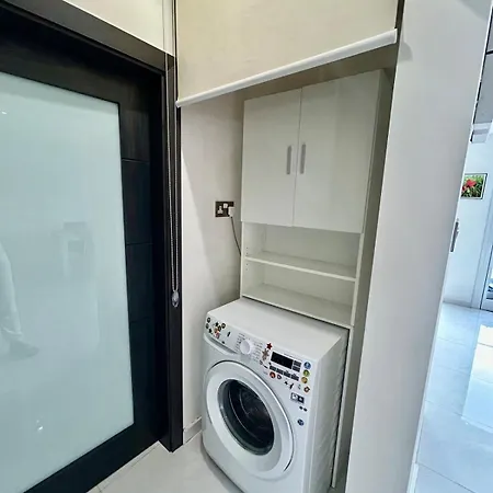 Apartment Luxury Seafront 3br