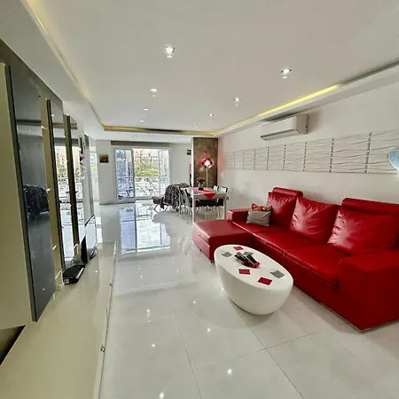 Apartment Luxury Seafront 3br